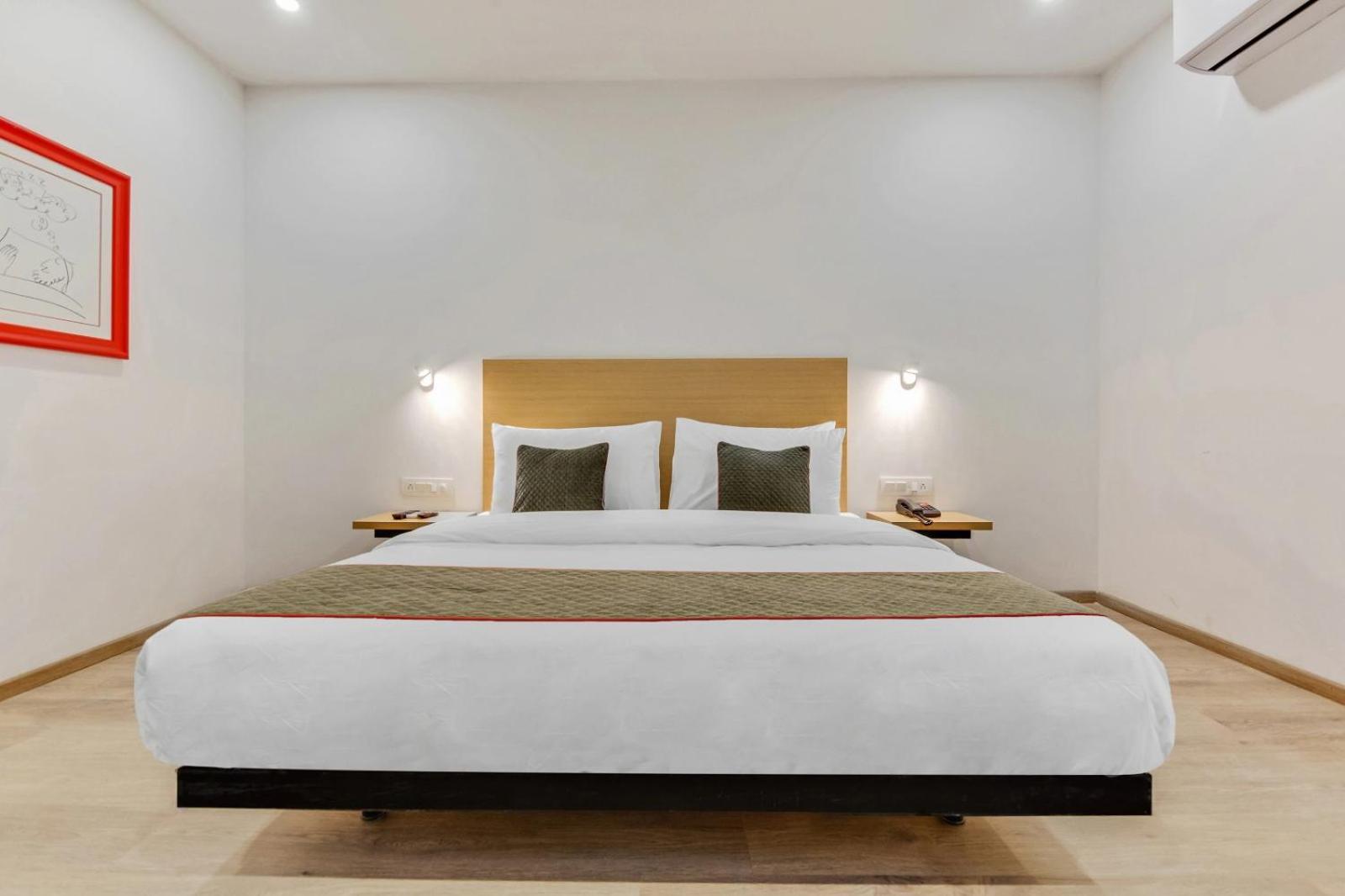 Hotel Naveen New Delhi Exterior photo
