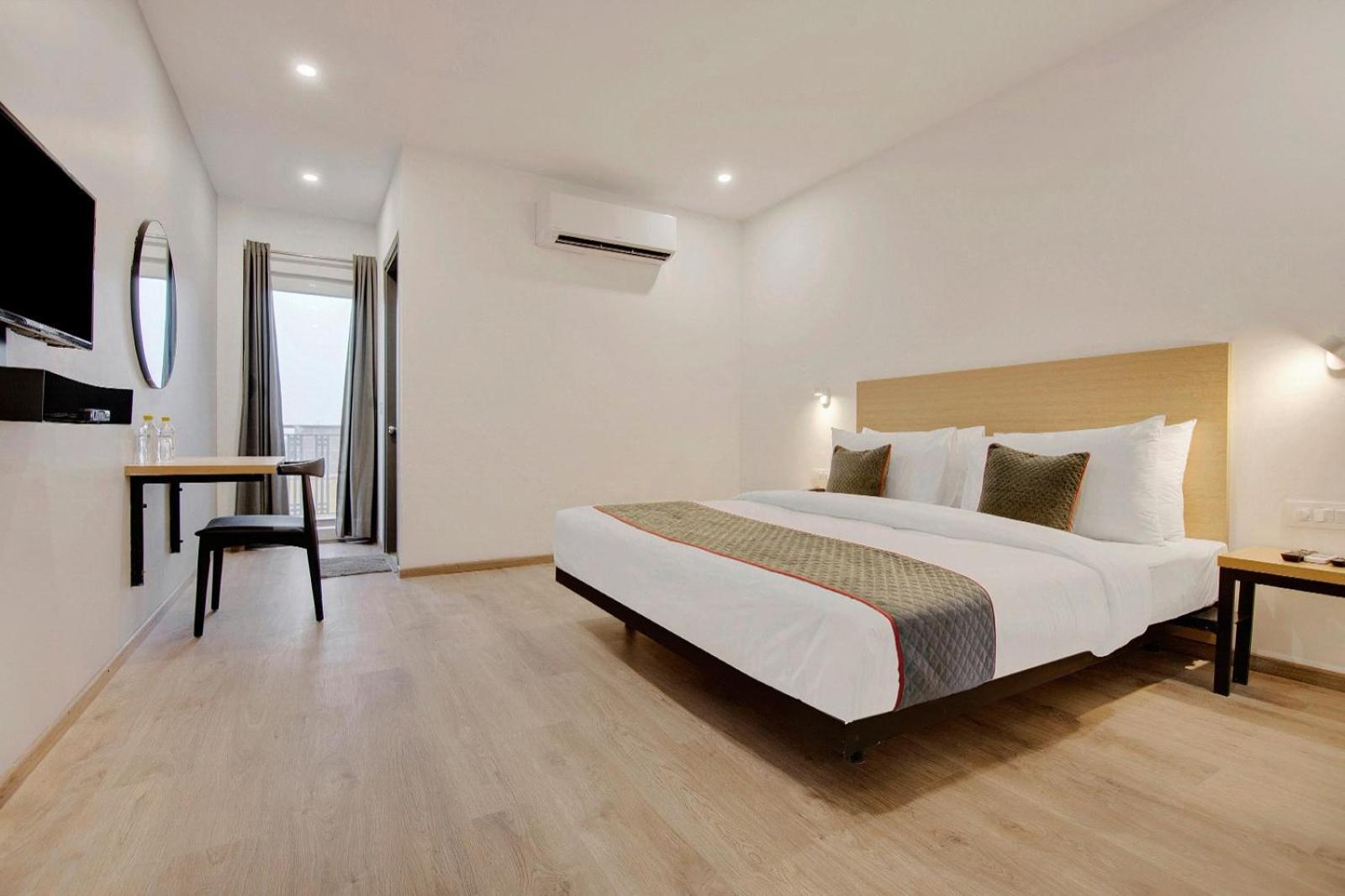 Hotel Naveen New Delhi Exterior photo