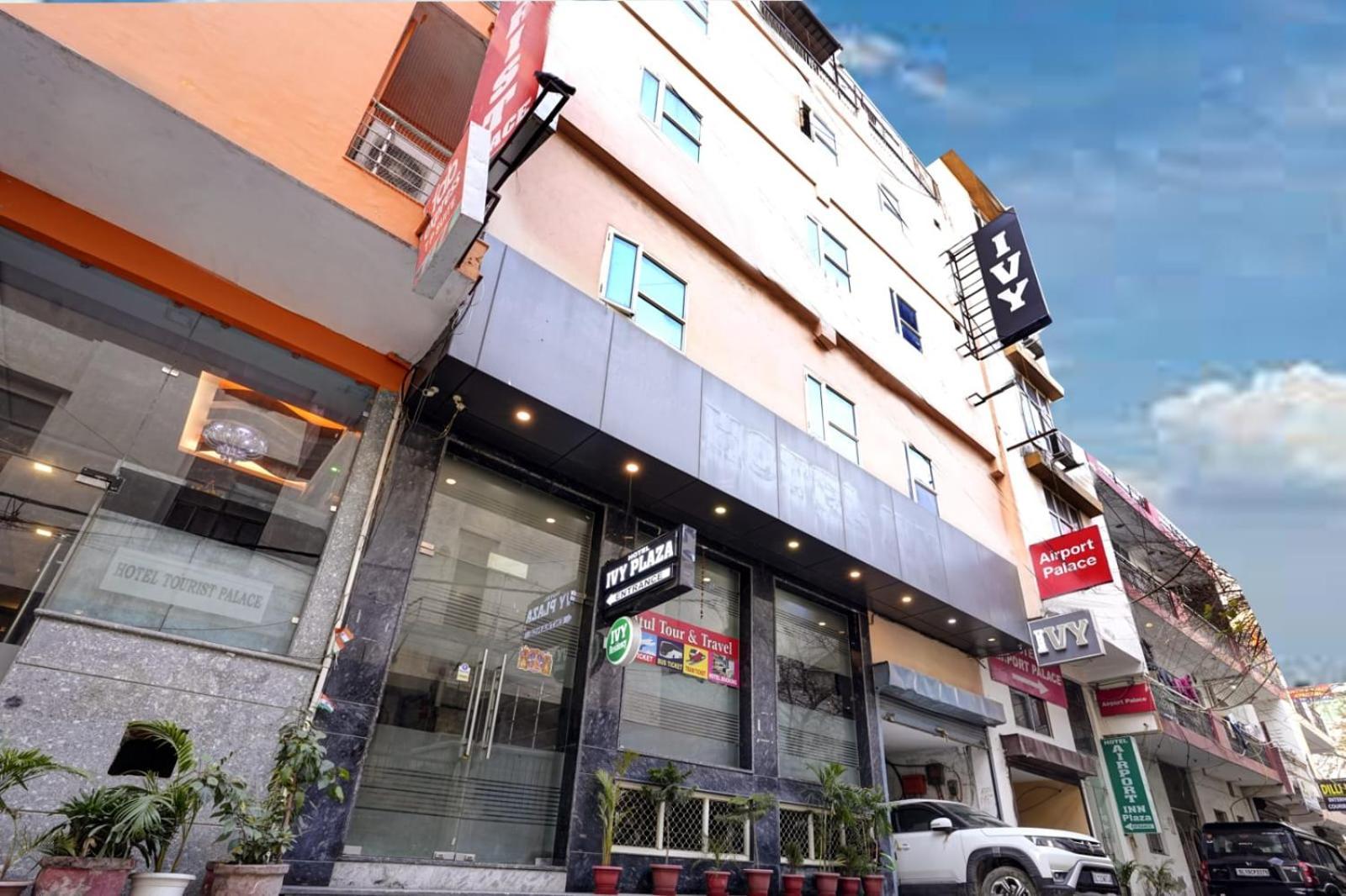 Hotel Naveen New Delhi Exterior photo